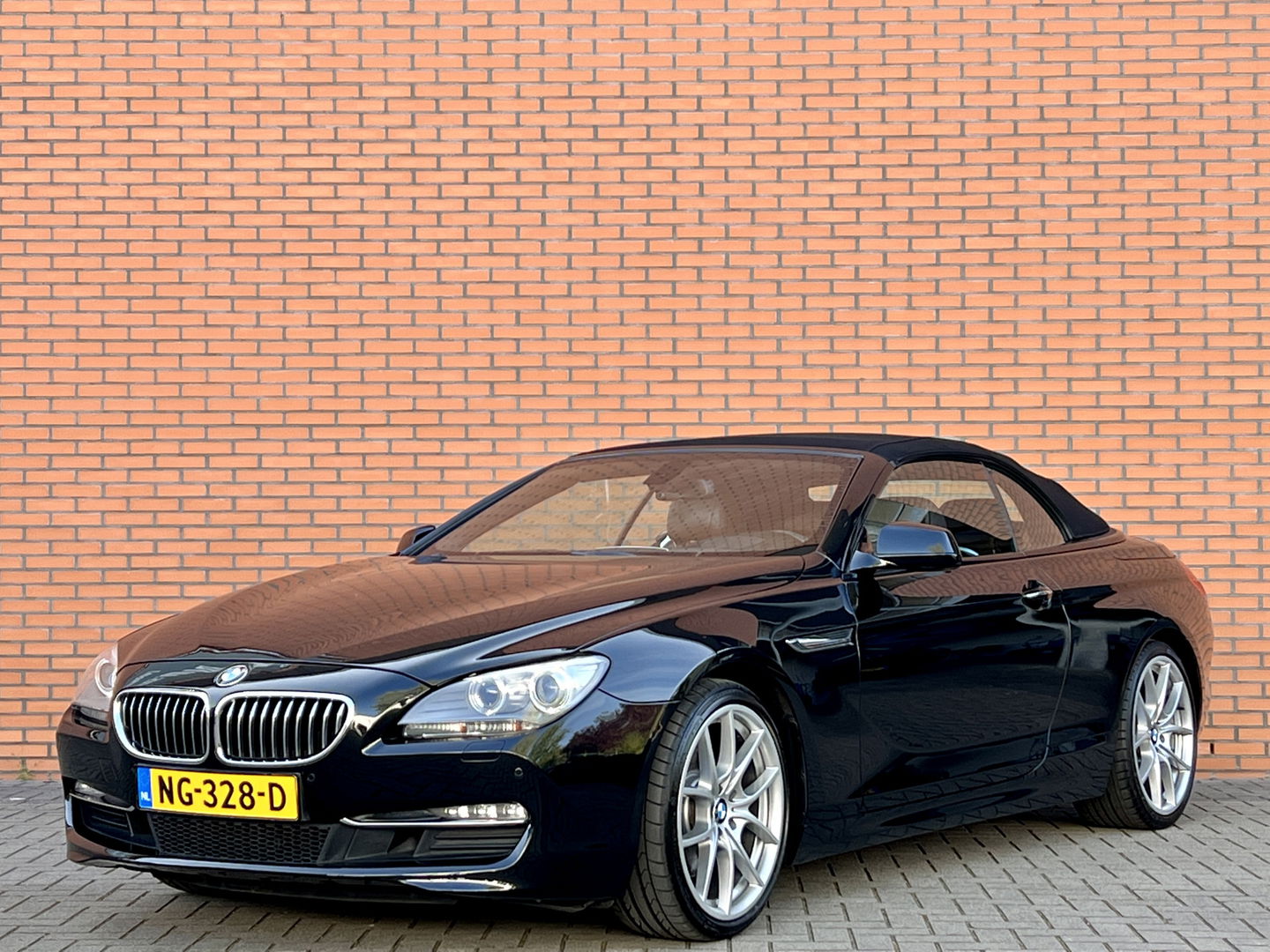 BMW 6 Serie Cabrio 640i High Executive | 320 PK! | Head-Up Display | Softclose | Xenon | 20" Lichtmetaal | Camera | Lederen Bekleding