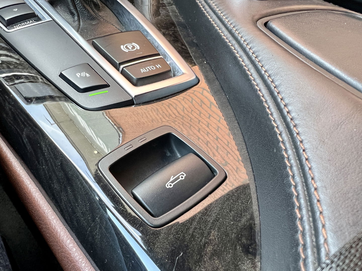 BMW 6 Serie Cabrio 640i High Executive | 320 PK! | Head-Up Display | Softclose | Xenon | 20" Lichtmetaal | Camera | Lederen Bekleding