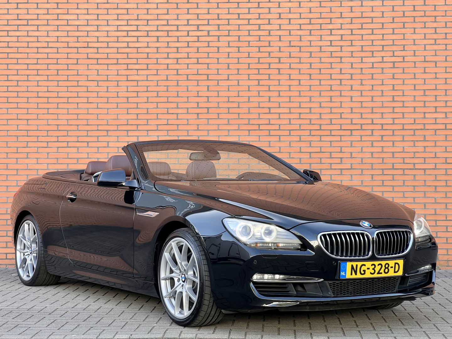 BMW 6 Serie Cabrio 640i High Executive | 320 PK! | Head-Up Display | Softclose | Xenon | 20" Lichtmetaal | Camera | Lederen Bekleding