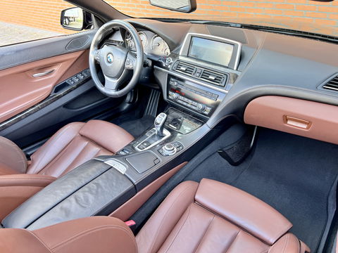 BMW 6 Serie Cabrio 640i High Executive | 320 PK! | Head-Up Display | Softclose | Xenon | 20" Lichtmetaal | Camera | Lederen Bekleding