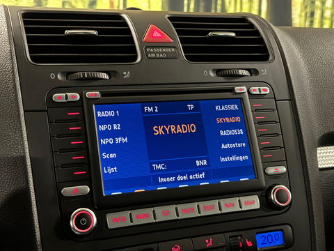 Volkswagen Golf 3.2 R32 | 5 Deurs | 250 PK! | 6 Cilinder | Youngtimer | Leder | 6 Versnellingen | Navigatie | Airconditioning | Parkeersensoren | 18" Lichtmetaal | Xenon | Stoelverwarming |