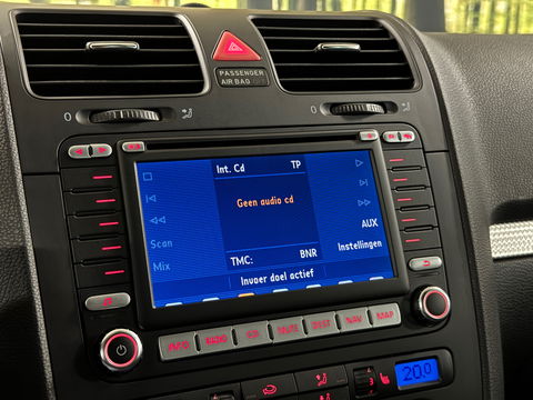 Volkswagen Golf 3.2 R32 | 5 Deurs | 250 PK! | 6 Cilinder | Youngtimer | Leder | 6 Versnellingen | Navigatie | Airconditioning | Parkeersensoren | 18" Lichtmetaal | Xenon | Stoelverwarming |