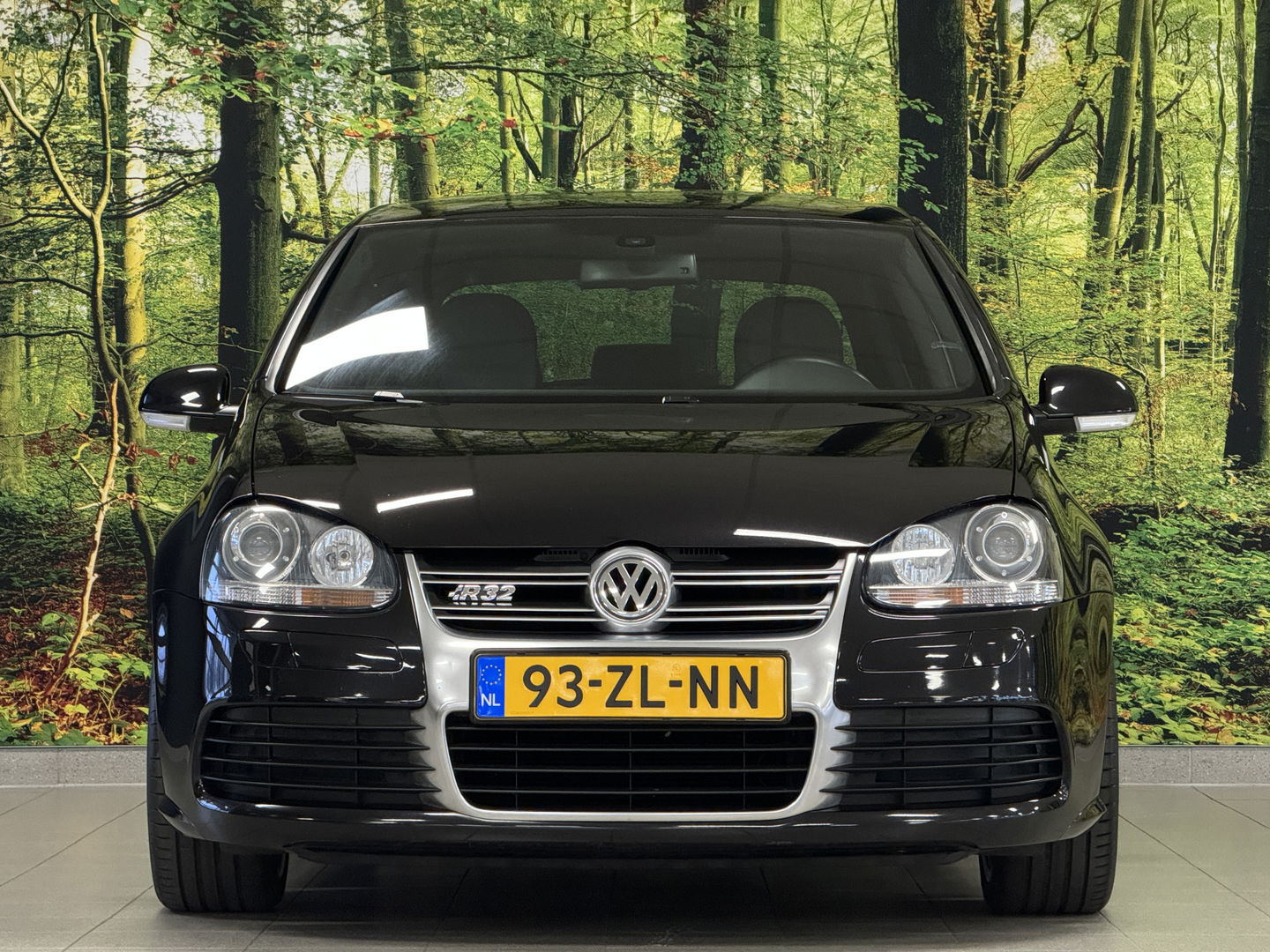 Volkswagen Golf 3.2 R32 | 5 Deurs | 250 PK! | 6 Cilinder | Youngtimer | Leder | 6 Versnellingen | Navigatie | Airconditioning | Parkeersensoren | 18" Lichtmetaal | Xenon | Stoelverwarming |