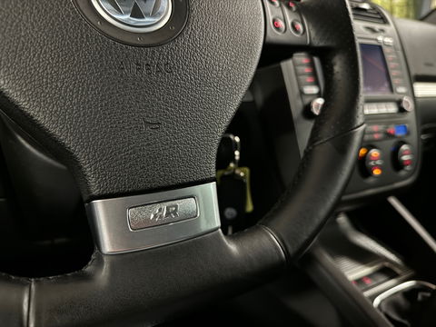 Volkswagen Golf 3.2 R32 | 5 Deurs | 250 PK! | 6 Cilinder | Youngtimer | Leder | 6 Versnellingen | Navigatie | Airconditioning | Parkeersensoren | 18" Lichtmetaal | Xenon | Stoelverwarming |