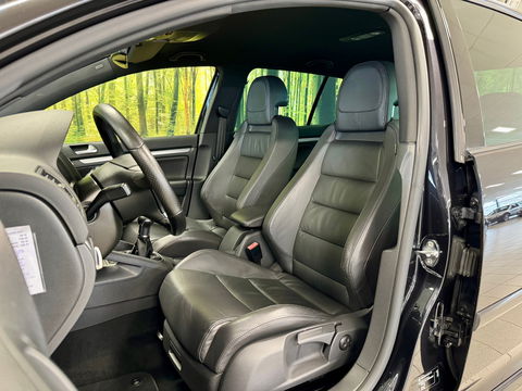 Volkswagen Golf 3.2 R32 | 5 Deurs | 250 PK! | 6 Cilinder | Youngtimer | Leder | 6 Versnellingen | Navigatie | Airconditioning | Parkeersensoren | 18" Lichtmetaal | Xenon | Stoelverwarming |