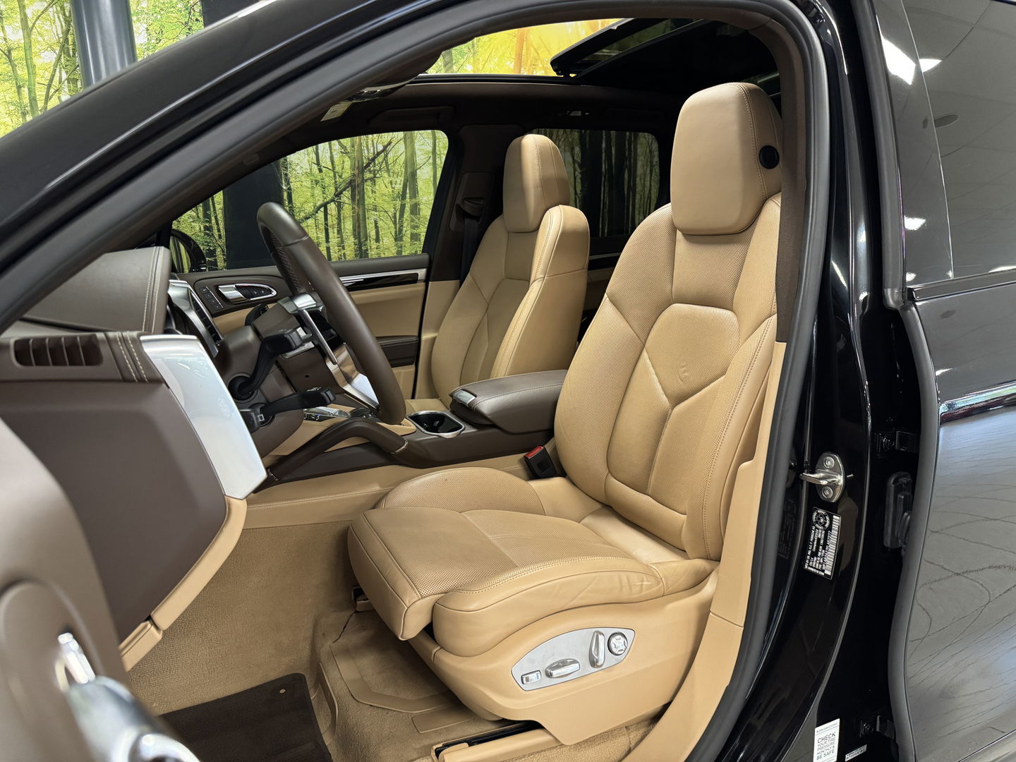 Porsche Cayenne 3.6 S | 421 PK! | Panoramadak | 21" Lichtmetaal | Sportchrono Pakket | Elektrische Stoelen + Geheugen