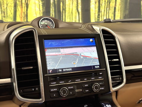 Porsche Cayenne 3.6 S | 421 PK! | Panoramadak | 21" Lichtmetaal | Sportchrono Pakket | Elektrische Stoelen + Geheugen