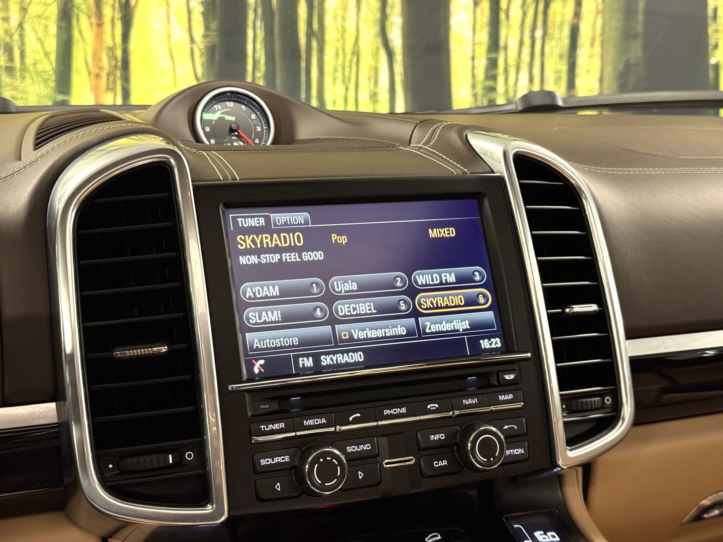 Porsche Cayenne 3.6 S | 421 PK! | Panoramadak | 21" Lichtmetaal | Sportchrono Pakket | Elektrische Stoelen + Geheugen