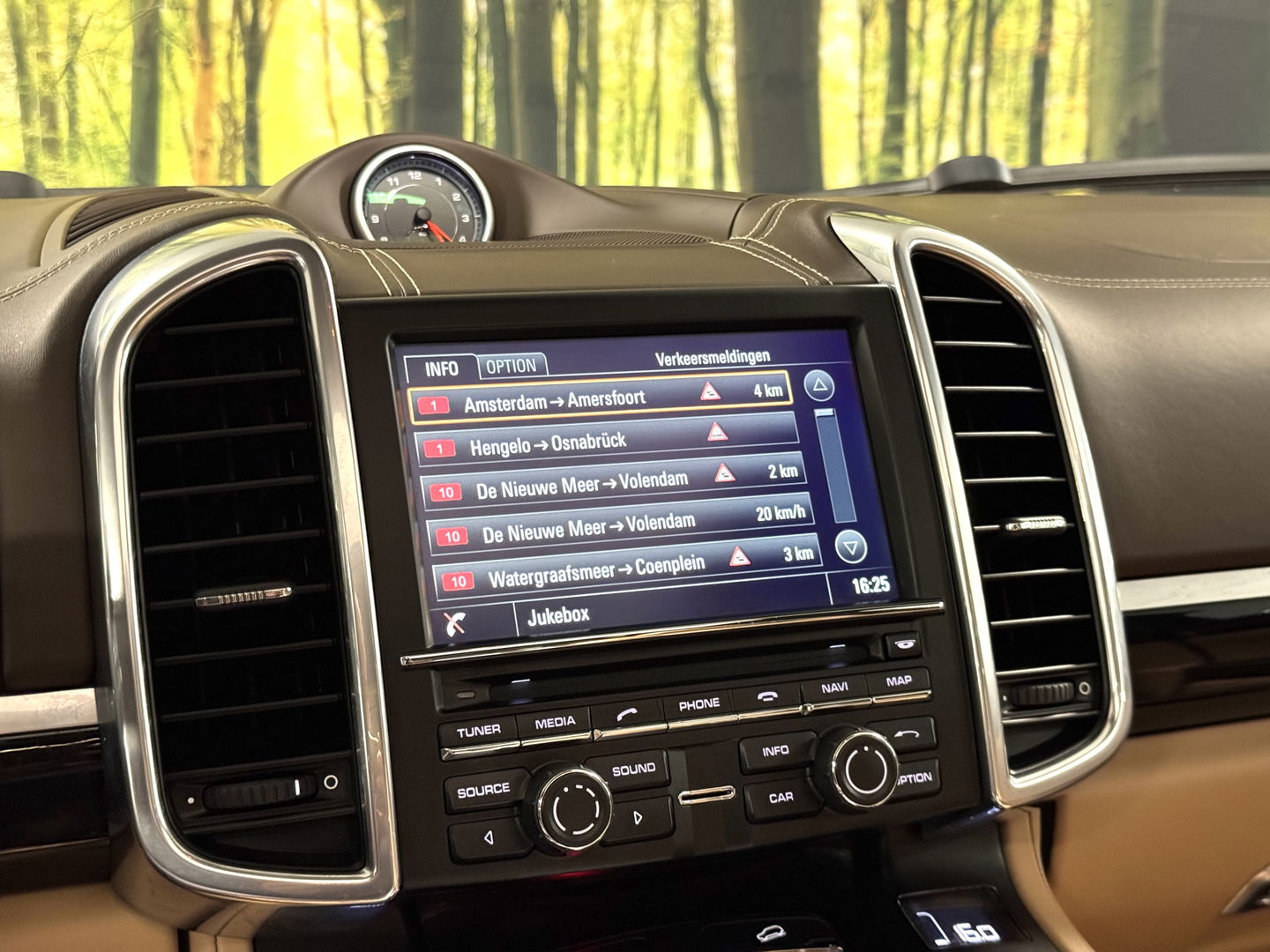 Porsche Cayenne 3.6 S | 421 PK! | Panoramadak | 21" Lichtmetaal | Sportchrono Pakket | Elektrische Stoelen + Geheugen