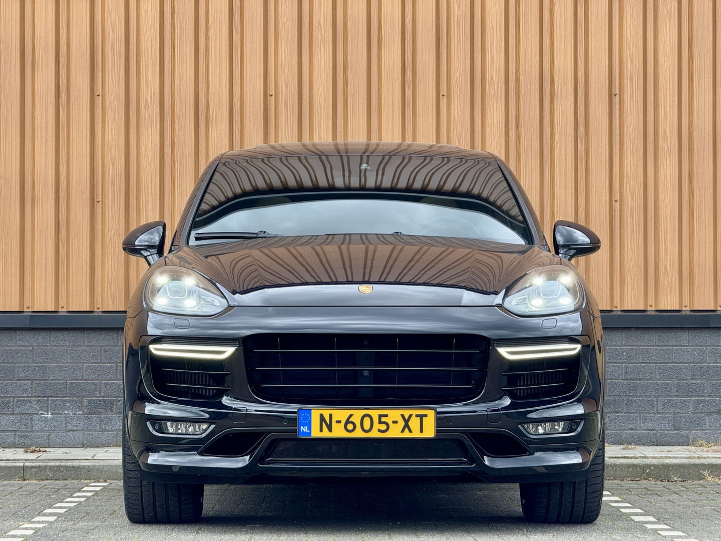 Porsche Cayenne 3.6 S | 421 PK! | Panoramadak | 21" Lichtmetaal | Sportchrono Pakket | Elektrische Stoelen + Geheugen