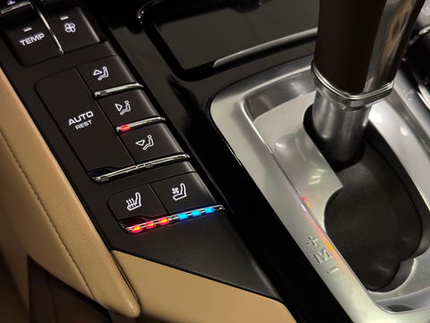 Porsche Cayenne 3.6 S | 421 PK! | Panoramadak | 21" Lichtmetaal | Sportchrono Pakket | Elektrische Stoelen + Geheugen