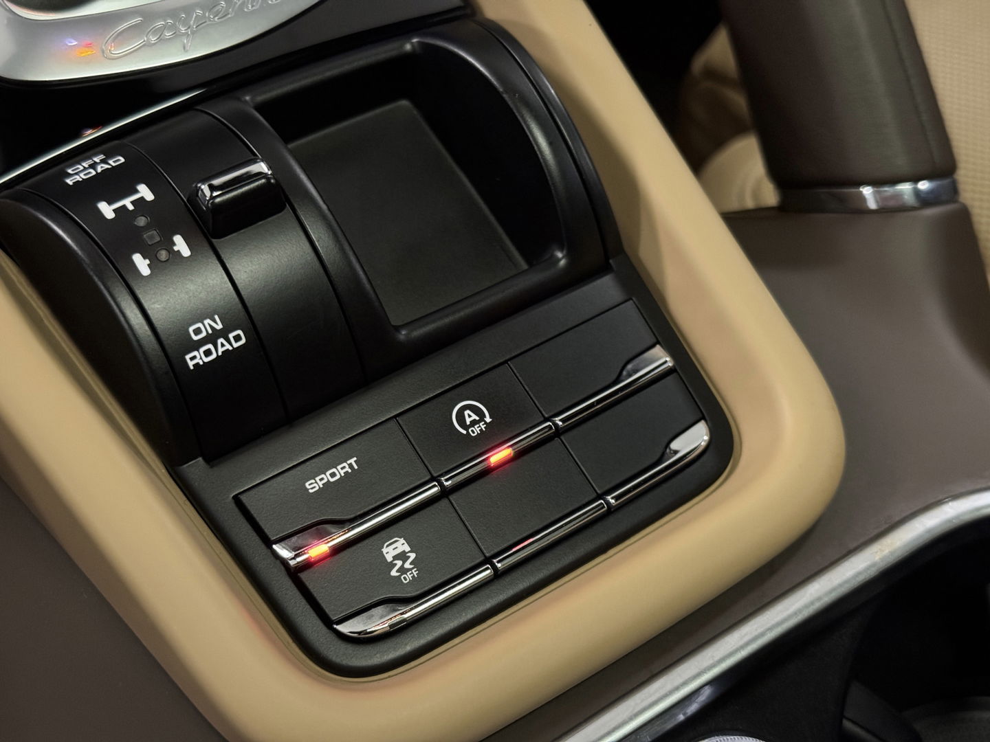 Porsche Cayenne 3.6 S | 421 PK! | Panoramadak | 21" Lichtmetaal | Sportchrono Pakket | Elektrische Stoelen + Geheugen