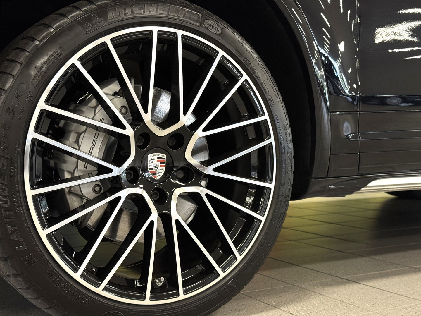 Porsche Cayenne 3.6 S | 421 PK! | Panoramadak | 21" Lichtmetaal | Sportchrono Pakket | Elektrische Stoelen + Geheugen