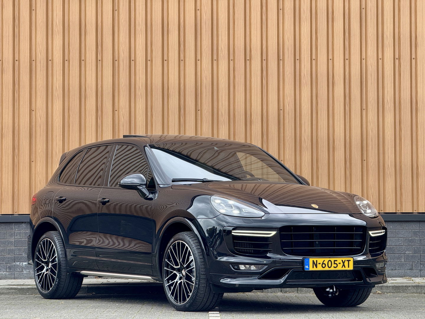 Porsche Cayenne 3.6 S | 421 PK! | Panoramadak | 21" Lichtmetaal | Sportchrono Pakket | Elektrische Stoelen + Geheugen