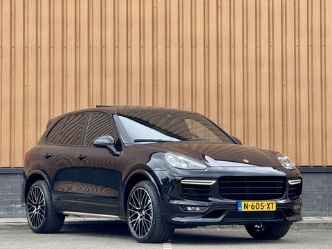 Porsche Cayenne 3.6 S | 421 PK! | Panoramadak | 21" Lichtmetaal | Sportchrono Pakket | Elektrische Stoelen + Geheugen