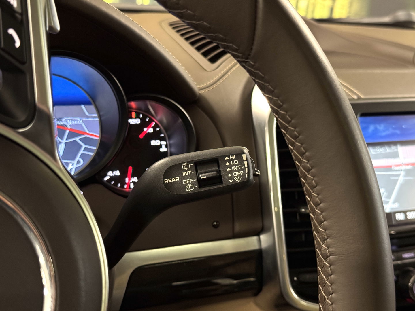 Porsche Cayenne 3.6 S | 421 PK! | Panoramadak | 21" Lichtmetaal | Sportchrono Pakket | Elektrische Stoelen + Geheugen