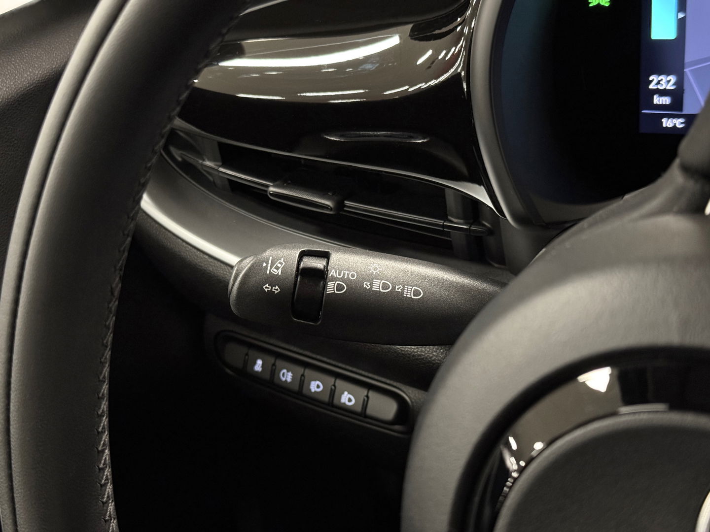 Fiat 500 Icon 42 kWh | Navigatie | Cruise Control | 16" Lichtmetaal | Lane Assist | Apple Carplay | Android Auto | DAB | Keyless Go |