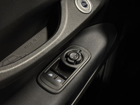 Fiat 500 Icon 42 kWh | Navigatie | Cruise Control | 16" Lichtmetaal | Lane Assist | Apple Carplay | Android Auto | DAB | Keyless Go |