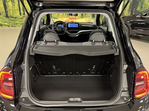 Fiat 500 Icon 42 kWh | Navigatie | Cruise Control | 16" Lichtmetaal | Lane Assist | Apple Carplay | Android Auto | DAB | Keyless Go |