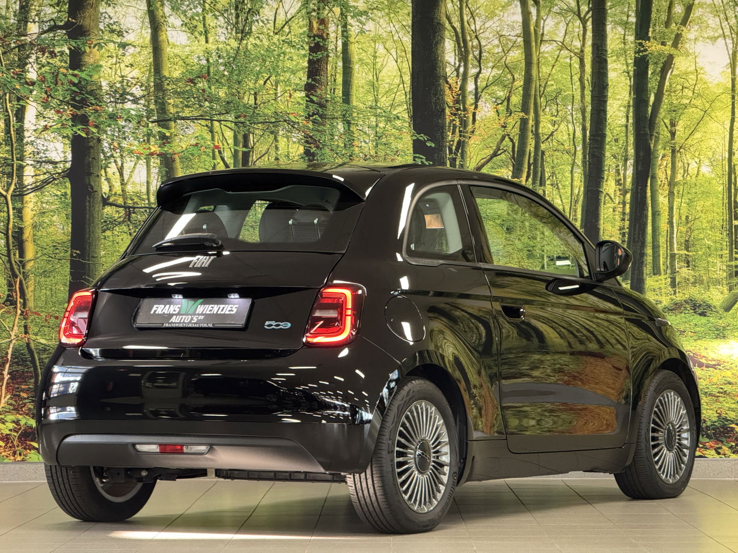 Fiat 500 Icon 42 kWh | Navigatie | Cruise Control | 16" Lichtmetaal | Lane Assist | Apple Carplay | Android Auto | DAB | Keyless Go |
