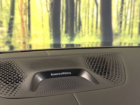BMW X5 X-DRIVE 3.0D | M Pakket | 22'' lichtmetaal | Luchtvering | Trekhaak | 3500 Kg trekken | Panoramdak Sky Lounge | Bowers & Wilkins | BMW Individual Leder | X Offroad Pack | Alcantara Hemel |
