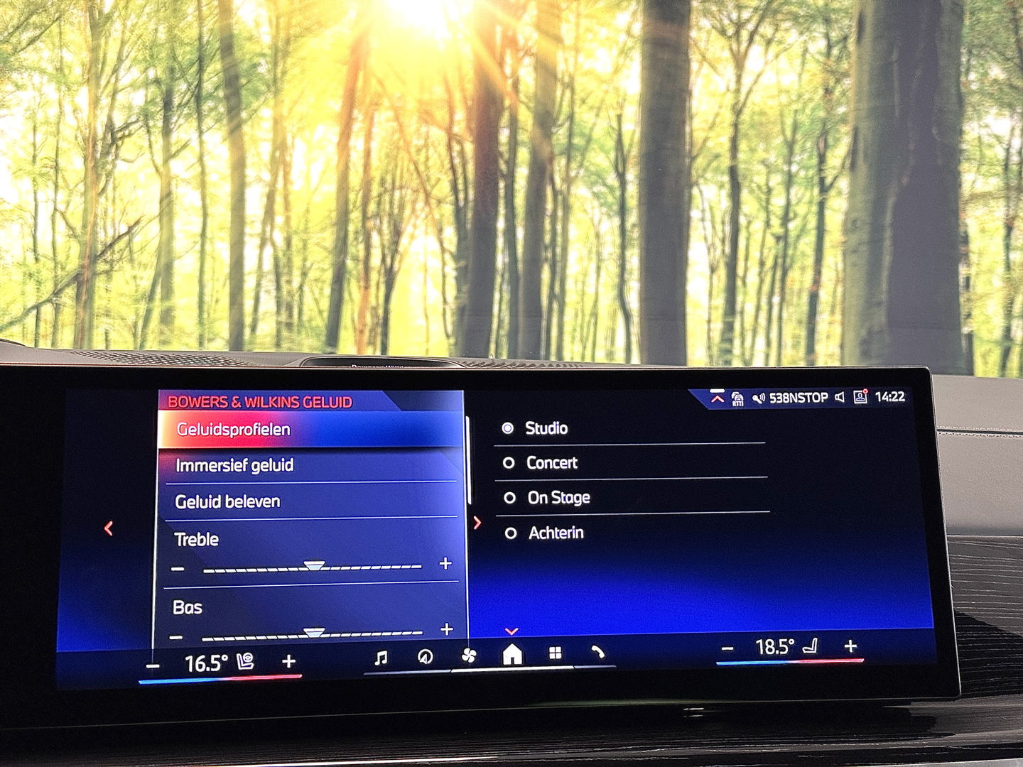 BMW X5 X-DRIVE 3.0D | M Pakket | 22'' lichtmetaal | Luchtvering | Trekhaak | 3500 Kg trekken | Panoramdak Sky Lounge | Bowers & Wilkins | BMW Individual Leder | X Offroad Pack | Alcantara Hemel |