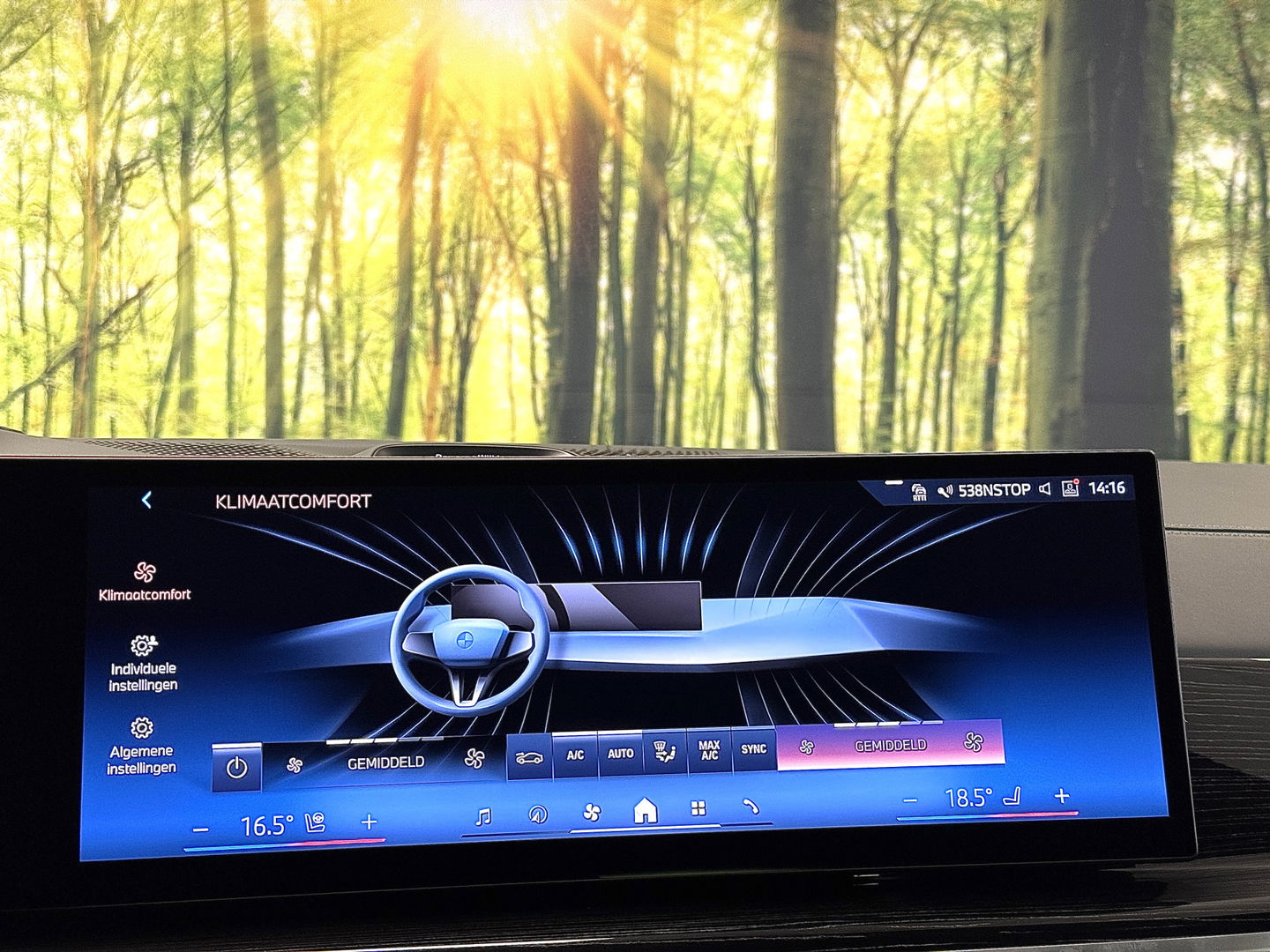 BMW X5 X-DRIVE 3.0D | M Pakket | 22'' lichtmetaal | Luchtvering | Trekhaak | 3500 Kg trekken | Panoramdak Sky Lounge | Bowers & Wilkins | BMW Individual Leder | X Offroad Pack | Alcantara Hemel |