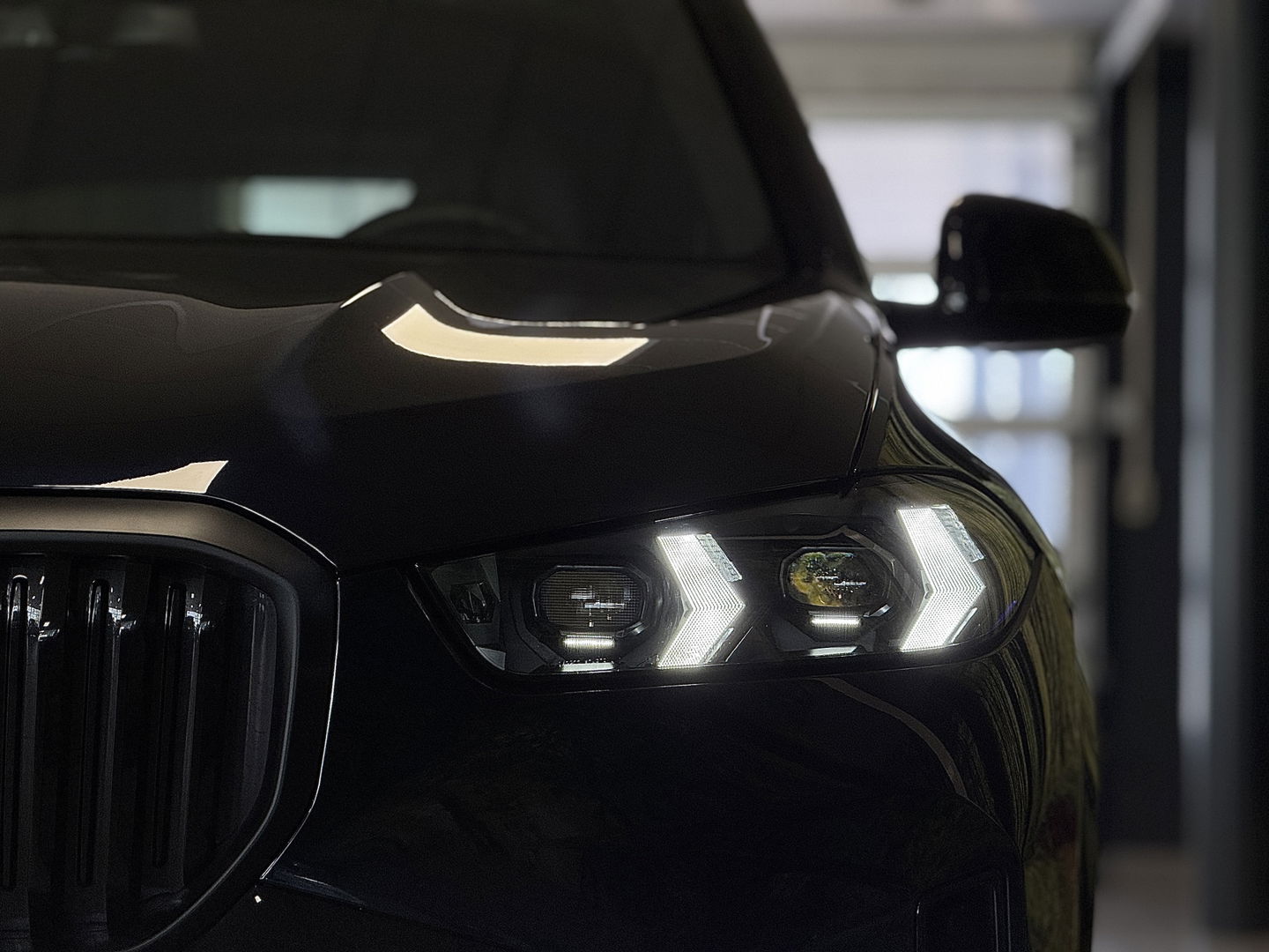 BMW X5 X-DRIVE 3.0D | M Pakket | 22'' lichtmetaal | Luchtvering | Trekhaak | 3500 Kg trekken | Panoramdak Sky Lounge | Bowers & Wilkins | BMW Individual Leder | X Offroad Pack | Alcantara Hemel |