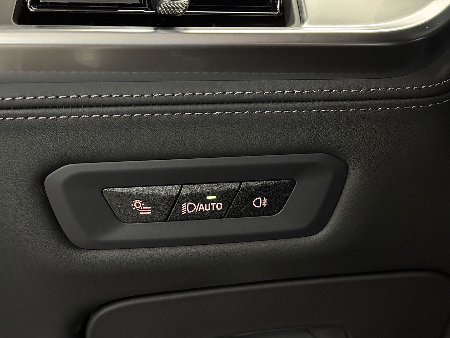 BMW X5 X-DRIVE 3.0D | M Pakket | 22'' lichtmetaal | Luchtvering | Trekhaak | 3500 Kg trekken | Panoramdak Sky Lounge | Bowers & Wilkins | BMW Individual Leder | X Offroad Pack | Alcantara Hemel |