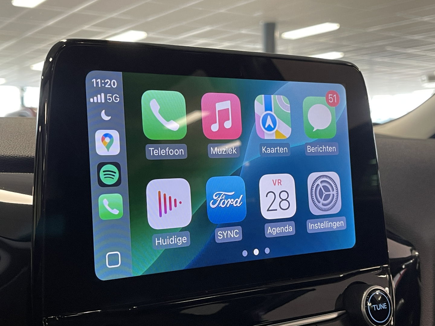 Ford Fiesta 1.0 EcoBoost Titanium | Cruise Control | Parkeersensoren Achter | Apple Carplay | Origineel Nederlands | Automatische Verlichting |