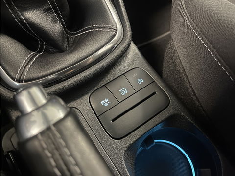 Ford Fiesta 1.0 EcoBoost Titanium | Cruise Control | Parkeersensoren Achter | Apple Carplay | Origineel Nederlands | Automatische Verlichting |