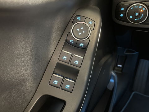 Ford Fiesta 1.0 EcoBoost Titanium | Cruise Control | Parkeersensoren Achter | Apple Carplay | Origineel Nederlands | Automatische Verlichting |