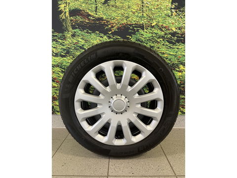Ford Fiesta 1.0 EcoBoost Titanium | Cruise Control | Parkeersensoren Achter | Apple Carplay | Origineel Nederlands | Automatische Verlichting |