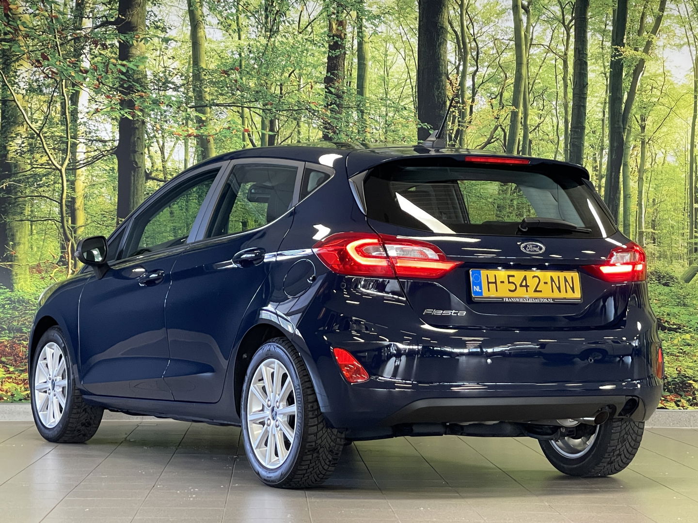 Ford Fiesta 1.0 EcoBoost Titanium | Cruise Control | Parkeersensoren Achter | Apple Carplay | Origineel Nederlands | Automatische Verlichting |