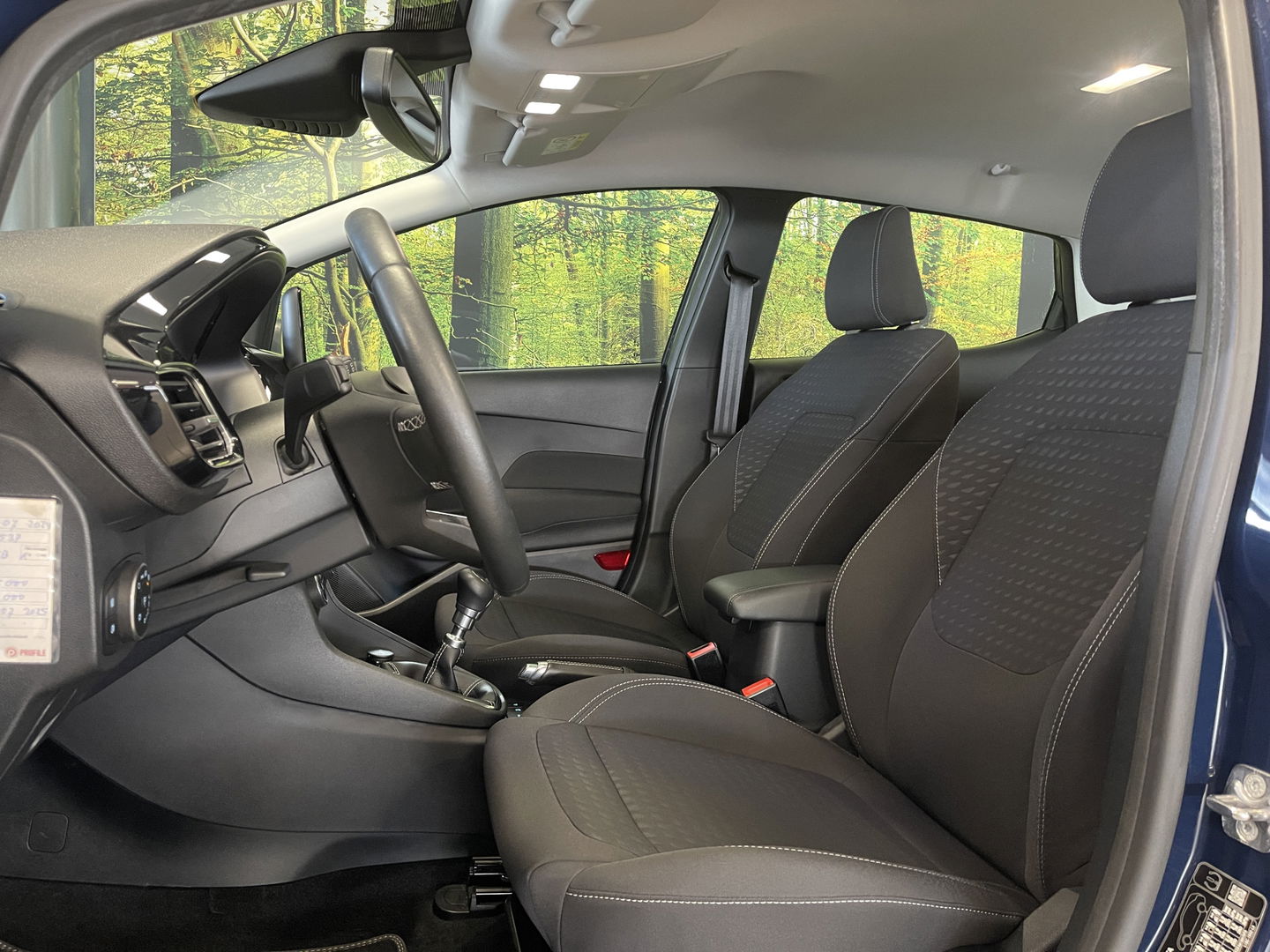 Ford Fiesta 1.0 EcoBoost Titanium | Cruise Control | Parkeersensoren Achter | Apple Carplay | Origineel Nederlands | Automatische Verlichting |