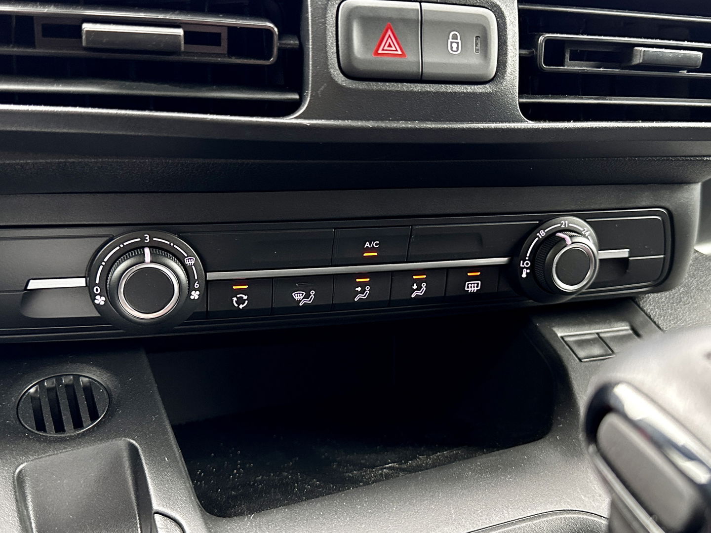 Toyota PROACE CITY 1.2 Turbo Live | Origineel Nederlandse Auto | Cruise Control | Apple Carplay | Android Auto | Stop- Startsysteem | DAB |