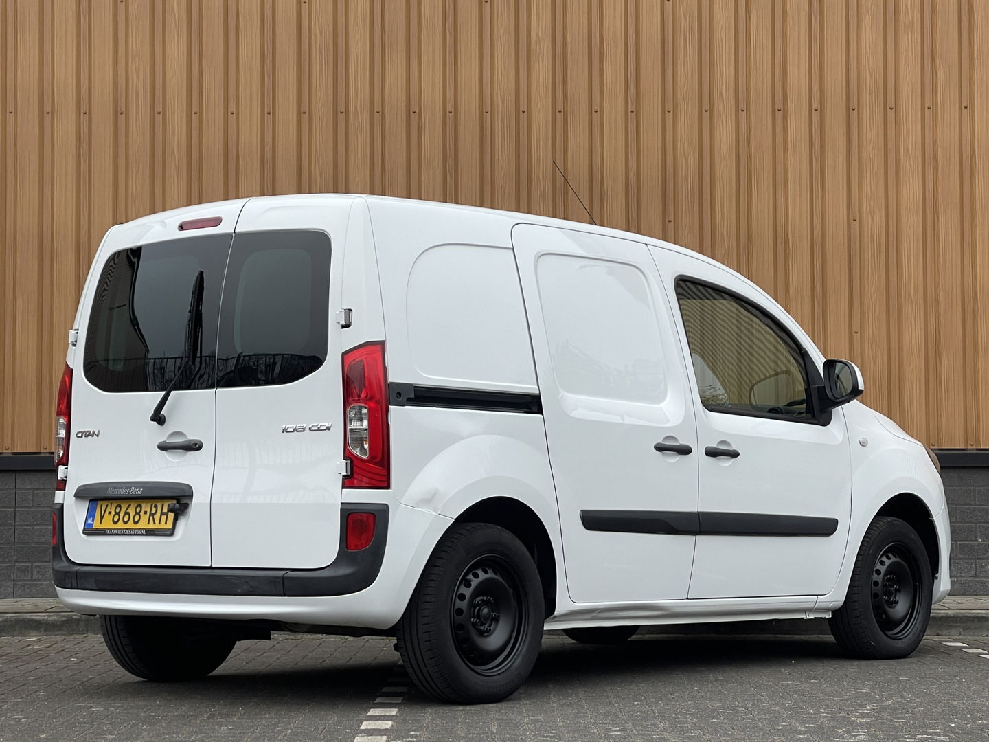 Mercedes-Benz Citan 108 CDI BlueEFFICIENCY | Bluetooth | Cruise Control | Airconditioning | Tussenschot met Ruit | Achterdeuren |