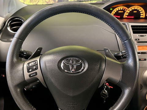 Toyota Yaris 1.3 VVTi Aspiration | Cruise Control | Airconditioning | Trekhaak | 15" Lichtmetaal | Isofix | Centrale Deurvergrendeling |