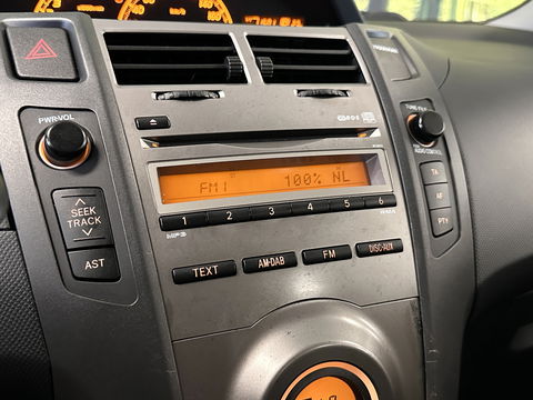 Toyota Yaris 1.3 VVTi Aspiration | Cruise Control | Airconditioning | Trekhaak | 15" Lichtmetaal | Isofix | Centrale Deurvergrendeling |