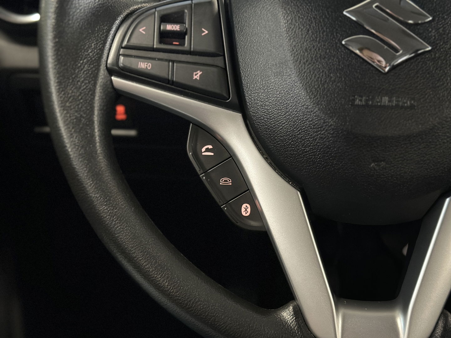 Suzuki Ignis 1.2 Smart Hybrid Comfort | Origineel Nederlands! | Parkeersensoren | Airconditioning | Bluetooth | Radio | Isofix | Centrale Deurvergrendeling