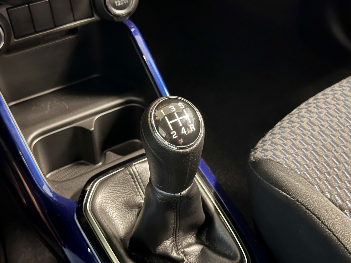 Suzuki Ignis 1.2 Smart Hybrid Comfort | Origineel Nederlands! | Parkeersensoren | Airconditioning | Bluetooth | Radio | Isofix | Centrale Deurvergrendeling
