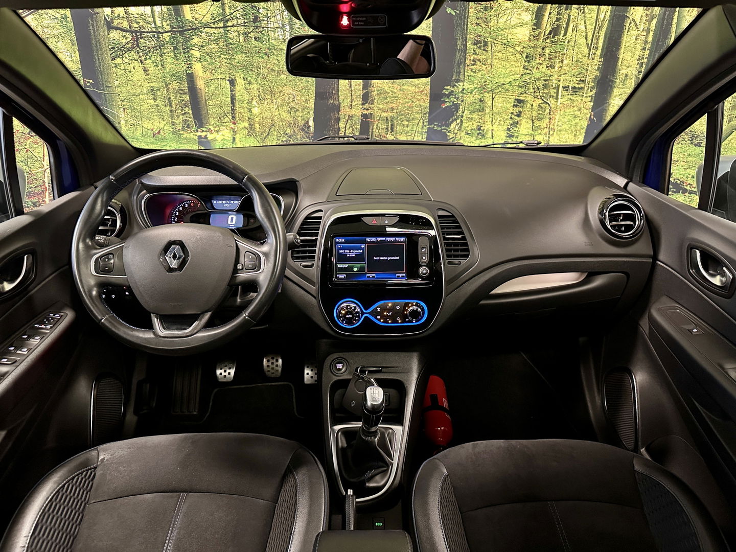 Renault Captur 1.3 TCe Intens | Panoramadak | Parkeersensoren | Cruise Control | Achteruitrijcamera | Bluetooth | Isofix | Airconditioning
