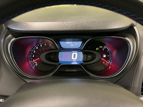 Renault Captur 1.3 TCe Intens | Panoramadak | Parkeersensoren | Cruise Control | Achteruitrijcamera | Bluetooth | Isofix | Airconditioning