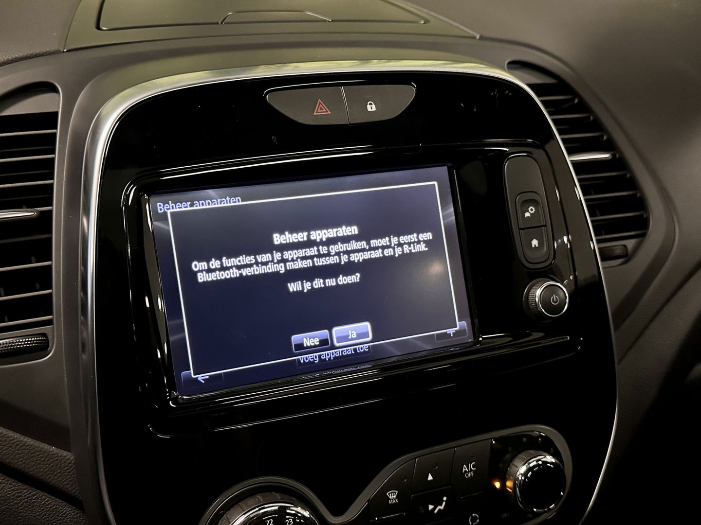 Renault Captur 1.3 TCe Intens | Panoramadak | Parkeersensoren | Cruise Control | Achteruitrijcamera | Bluetooth | Isofix | Airconditioning