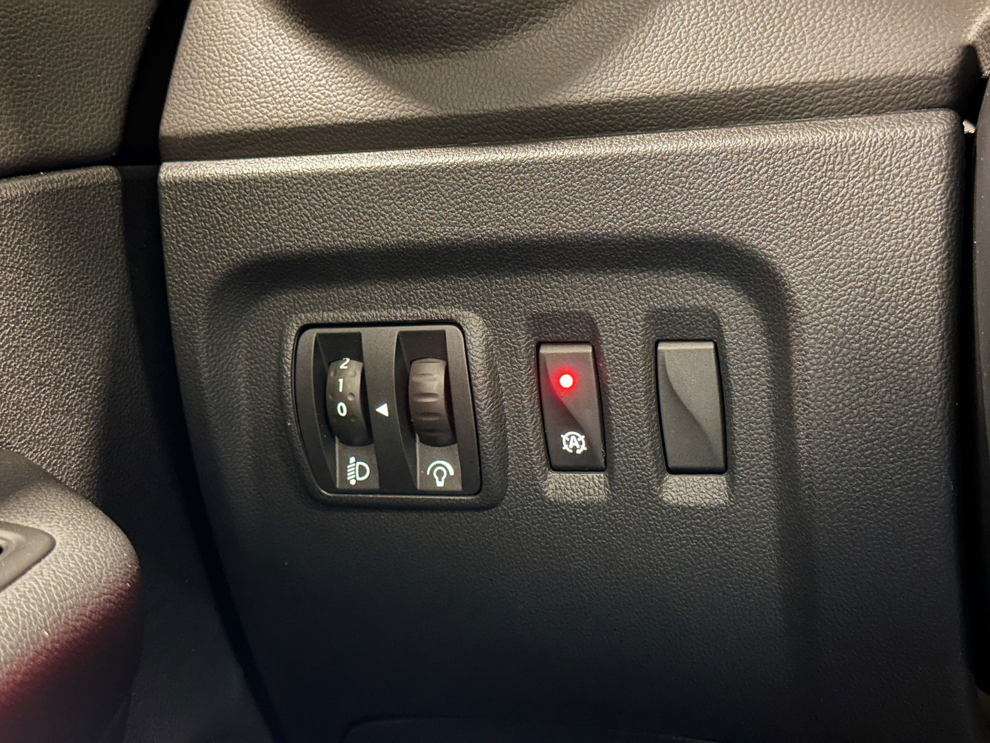 Renault Captur 1.3 TCe Intens | Panoramadak | Parkeersensoren | Cruise Control | Achteruitrijcamera | Bluetooth | Isofix | Airconditioning
