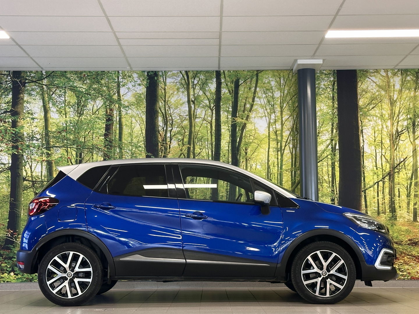 Renault Captur 1.3 TCe Intens | Panoramadak | Parkeersensoren | Cruise Control | Achteruitrijcamera | Bluetooth | Isofix | Airconditioning