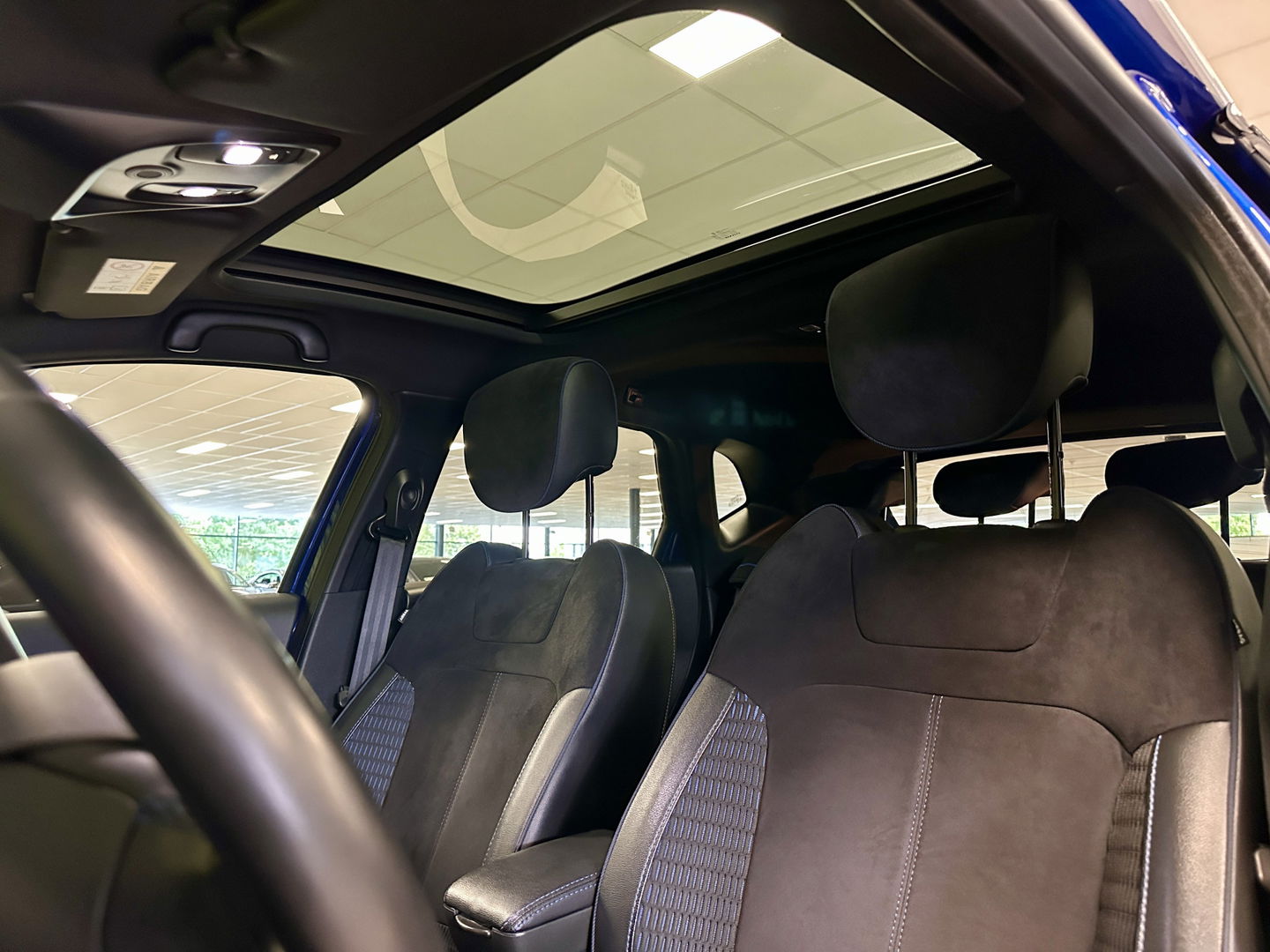 Renault Captur 1.3 TCe Intens | Panoramadak | Parkeersensoren | Cruise Control | Achteruitrijcamera | Bluetooth | Isofix | Airconditioning