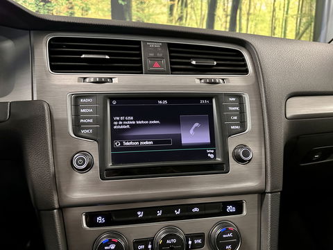 Volkswagen Golf 1.6 TDI Comfortline | Origineel Nederlands! | Cruise Control | Parkeersensoren | Bluetooth | Airconditioning | DAB | Navigatie | Centrale Deurvergrendeling