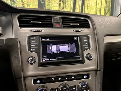 Volkswagen Golf 1.6 TDI Comfortline | Origineel Nederlands! | Cruise Control | Parkeersensoren | Bluetooth | Airconditioning | DAB | Navigatie | Centrale Deurvergrendeling