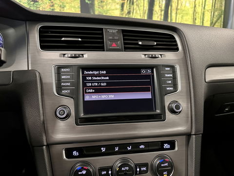 Volkswagen Golf 1.6 TDI Comfortline | Origineel Nederlands! | Cruise Control | Parkeersensoren | Bluetooth | Airconditioning | DAB | Navigatie | Centrale Deurvergrendeling
